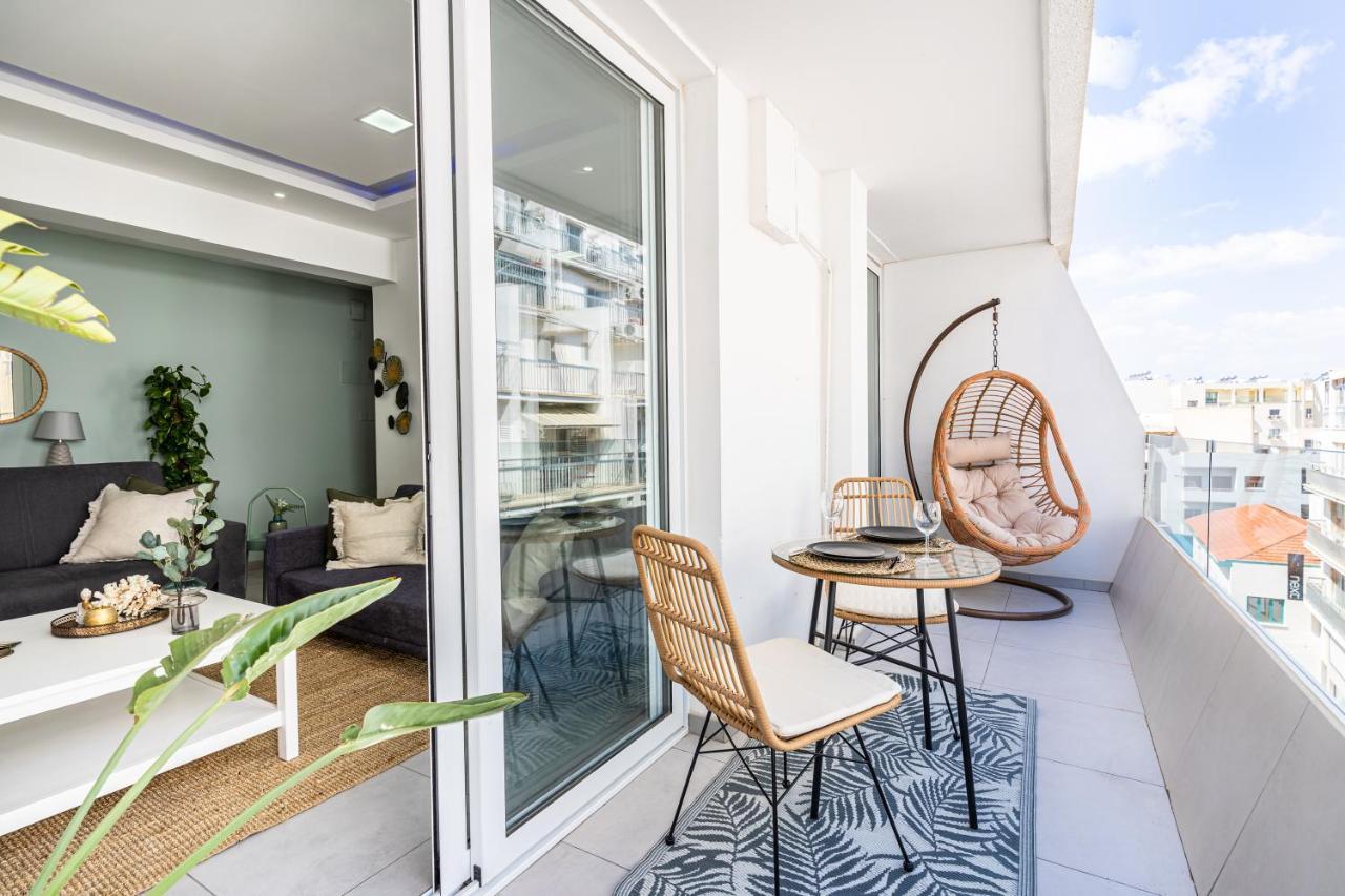 Beach Daze 1-Br Apt By Finikoudes Beach Larnaca Exterior photo